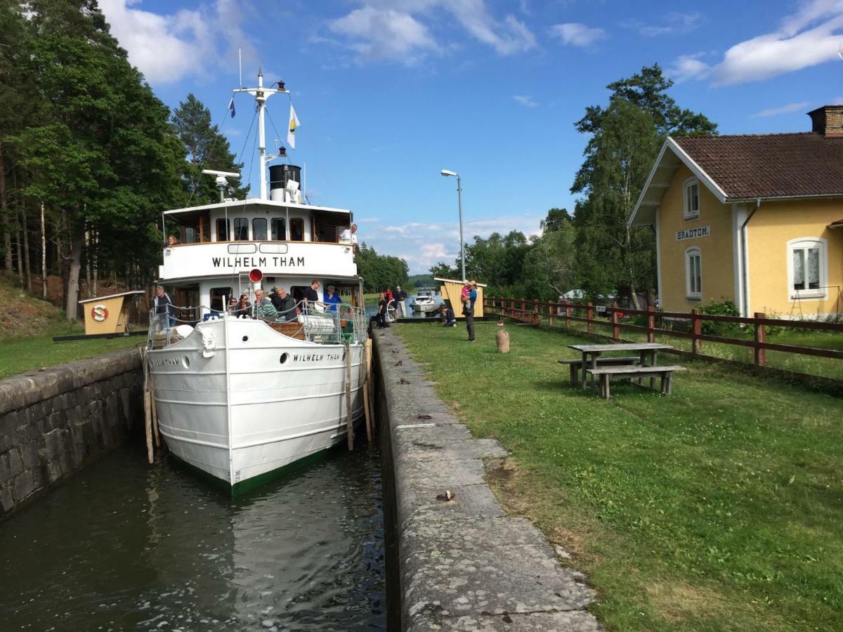Bradtom Slusscafe & Stugor Norrkoping Bagian luar foto